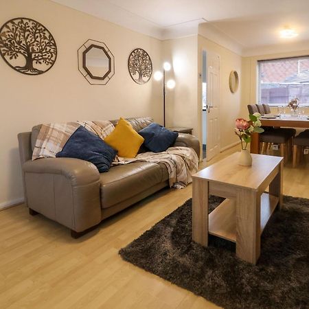 The Cloud House Hoole Villa เชสเตอร์ ภายนอก รูปภาพ